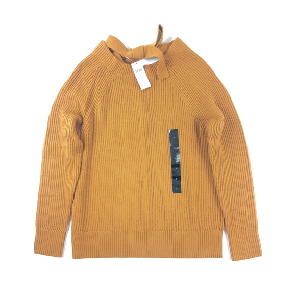 Banana Republic • Open-Back Tie Sweater - Picture 2 of 5